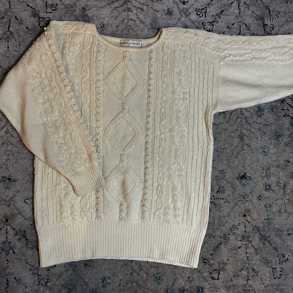 Beautiful Pearl Detailed Nancy Johnson Sweater- Good condition - 80’s Vintage
